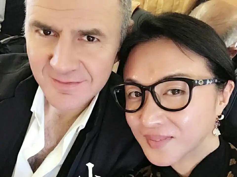 金星再晒和外籍老公合照, 大方表白一同迎接幸福美好