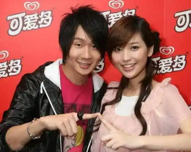 林俊杰潇洒爱情:半年三女,田馥甄是烟雾弹,喜欢金沙却交往别人_女朋友