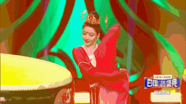 姜贞羽红衣水袖舞