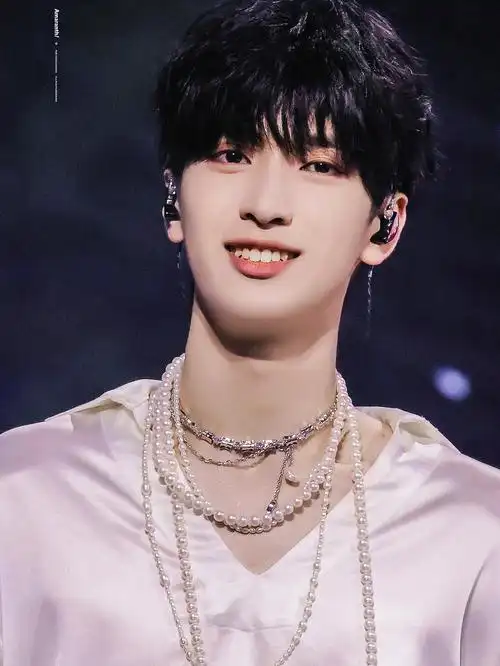 关于严浩翔成年之际7805爱上同款刻骨项链