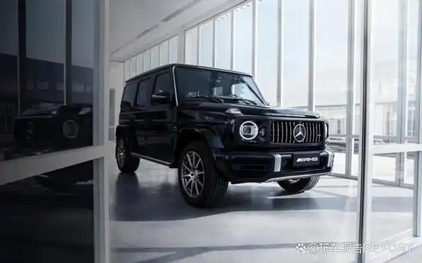 近日,玩车弟从梅赛德斯-奔驰官网得到了新款梅赛德斯-amg g 63正式