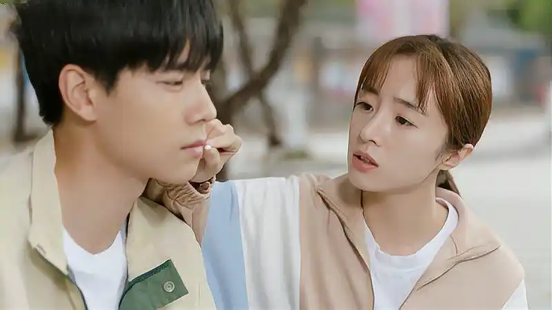 《暗恋橘生淮南》精彩片段,胡一天携手胡冰卿上演青春虐恋