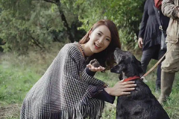 性感美女许婧妩媚撩人写真