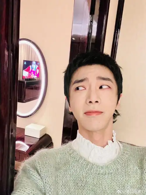 华晨宇演唱会限定九连拍