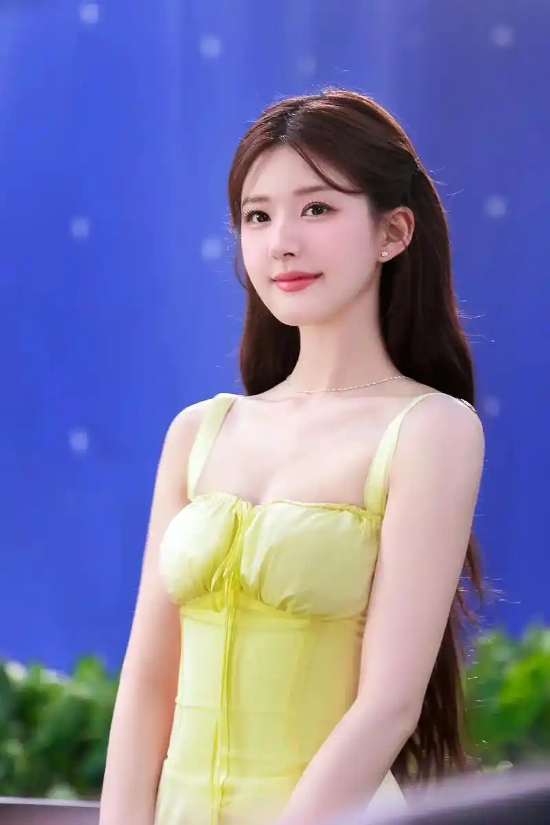 是哪个贵千金在诱惑我.#赵露思#赵露思黄色连衣裙 #清纯甜美 - 抖音