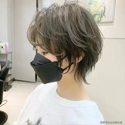 简约不失时尚,新款短发烫发上线,让你瞬间变身时尚icon!