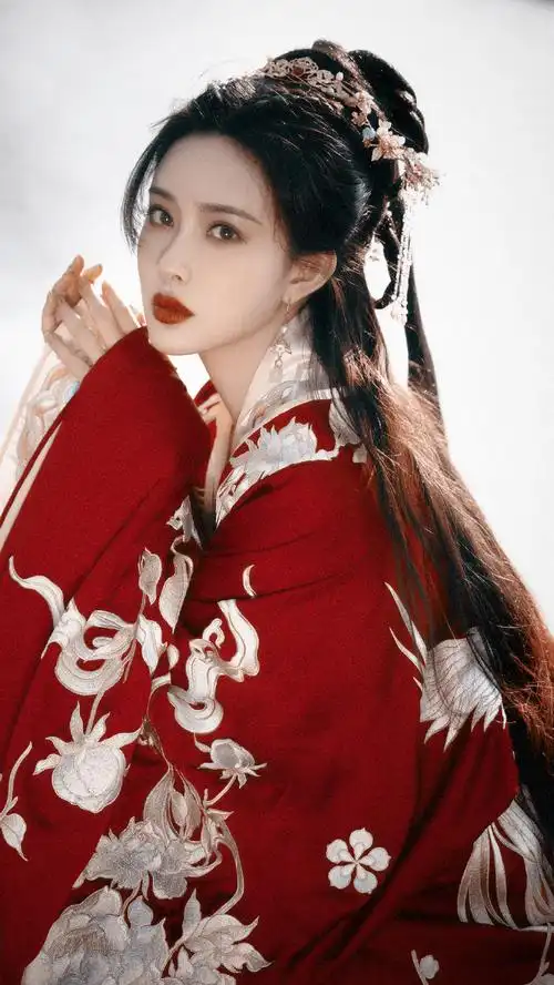 孟子义与古风红衣适配度