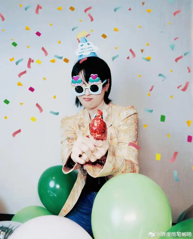 💗@周笔畅 步履不停,攀登音乐高峰. 自由无畏,探寻无限未知. 即使逆