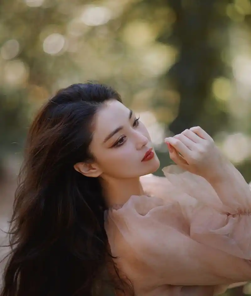 张馨予的近照,这造型如何?