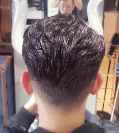 男士背头烫卷发小波浪 男生背头波浪卷图片