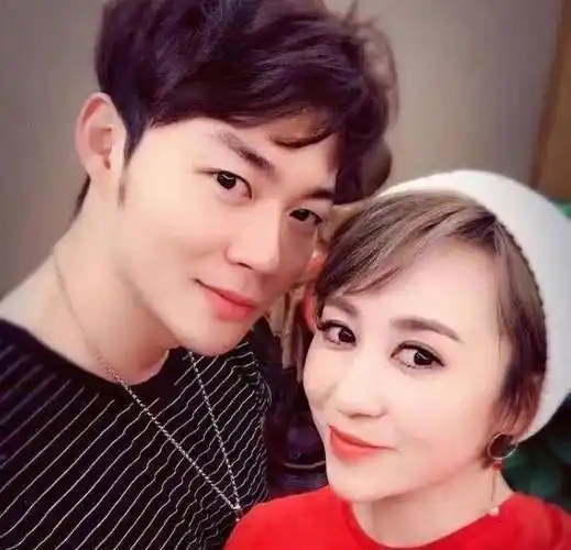 马丽产后和老公首现身!