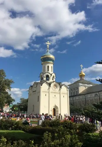 俄罗斯最著名的宗教圣地一一谢尔盖三圣大修道院