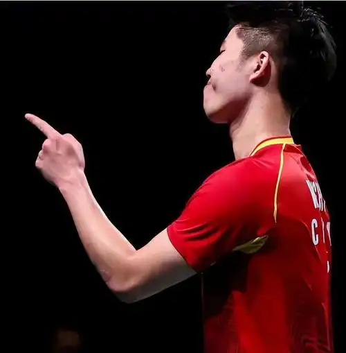 21比7后被对手连赢2局林丹接班人掉链子网友难成顶尖高手