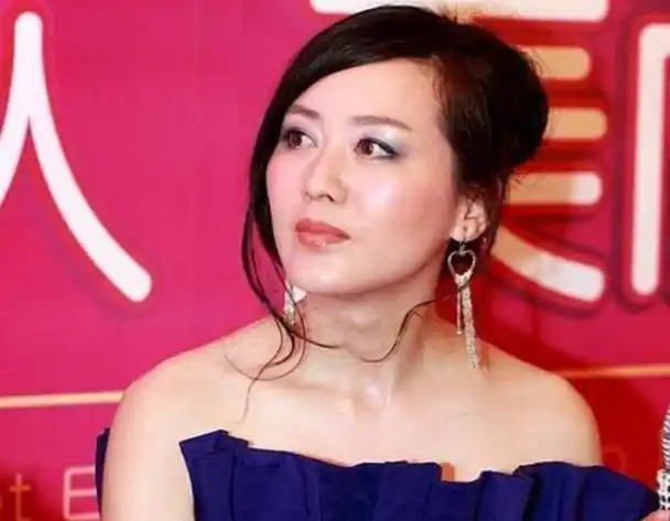 回顾演员李琳:嫁大10岁导演不幸福,二婚嫁运动员,今苦尽甘来