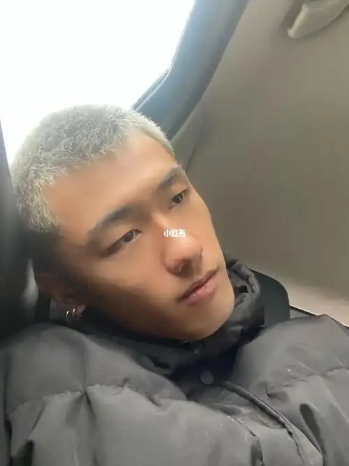 又想染头发了求推荐广大的网友们#寸头  #染发