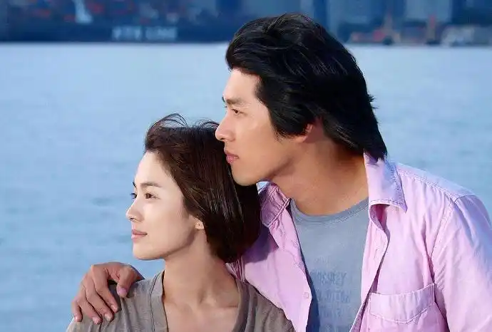 网友偶遇玄彬宋慧乔散步遛狗 疑旧情复燃在同居