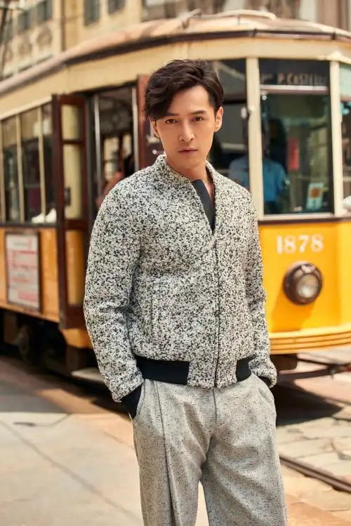 胡歌超话無水印超高清圖#胡歌说要用作品说话##胡歌说梅晓歌即将赴任