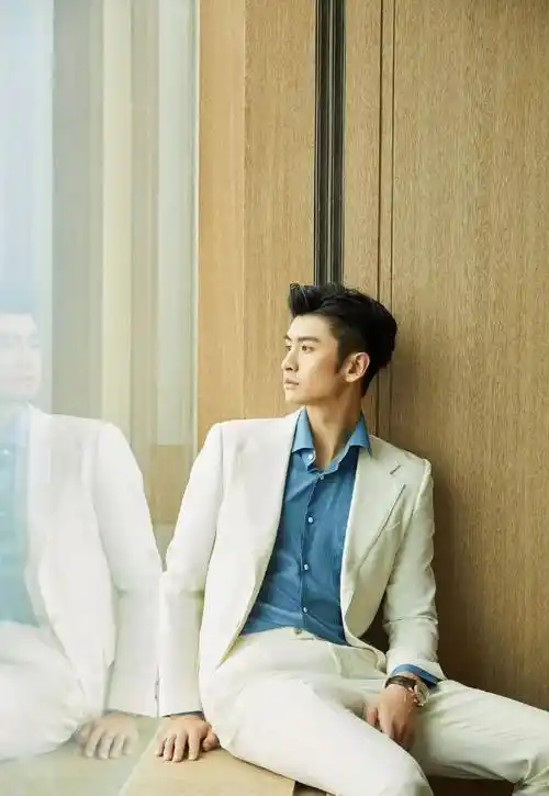 盘点国内男明星完美侧颜,谁才是你心中360度无死角完美男神呢?