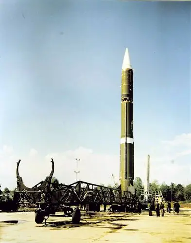 大国长剑啸东风