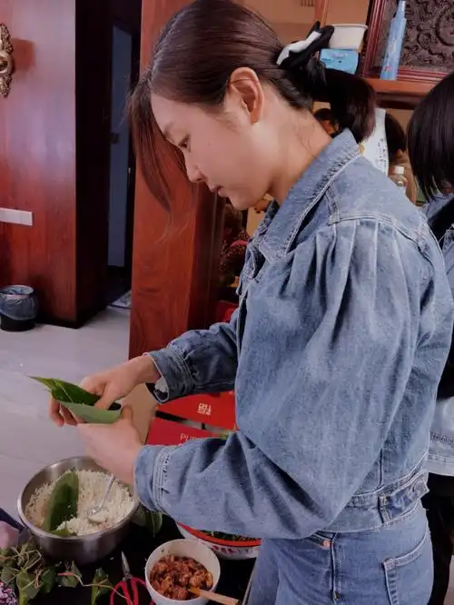 包粽子的快乐