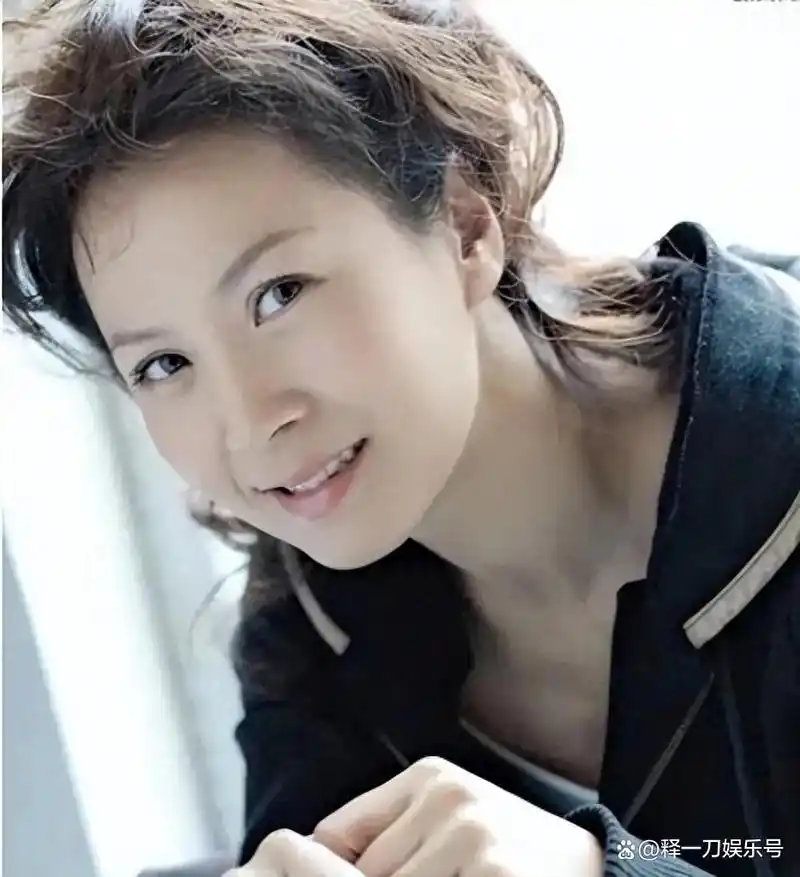 演员赵越:嫁二婚佟凡恩爱25年,57岁无儿无女亦无悔