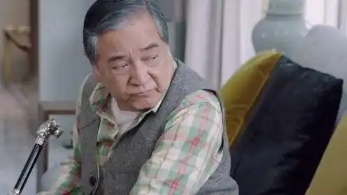 亲爱的热爱的爷爷怒骂韩商言竟不知古董项链送给佟年了