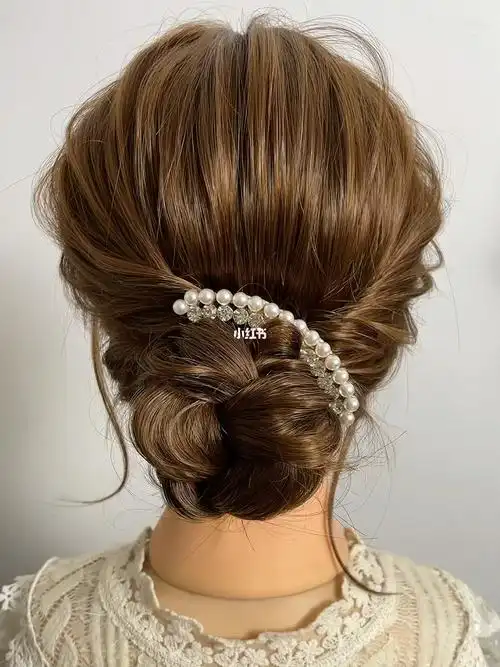 参加婚礼低盘发