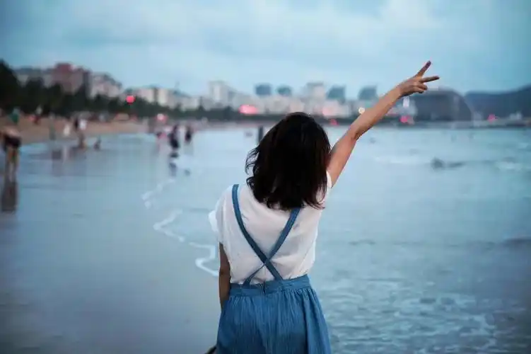 我要出书#【我是达人】去不了可可西里,陪我去三亚看海