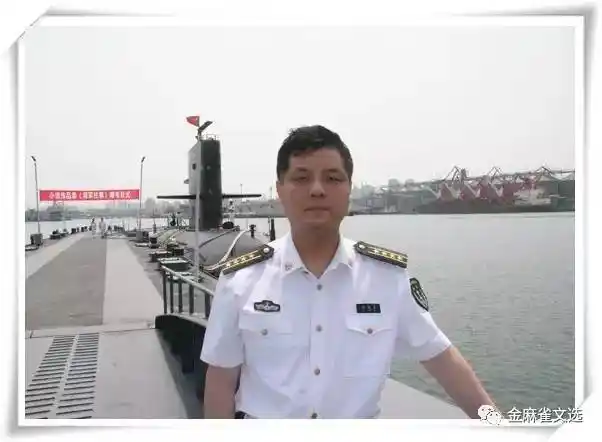 作者简介陆颖墨,中国作协会员,现任海军直属机关干部.