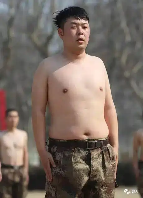 毕竟大多数人的想法都是,健身举铁不应该是身为明星的自觉吗?