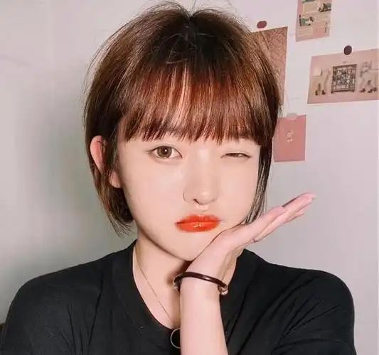 大脸女生剪什么发型好看呢,女生气质显脸小的必备发型图片