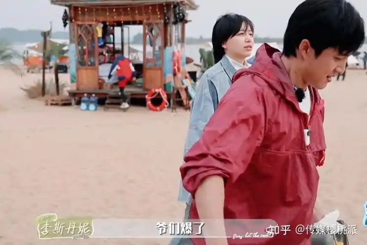 与金晨闺蜜情深,又和韩东君当兄妹,李斯丹妮串起了绯闻的闭环