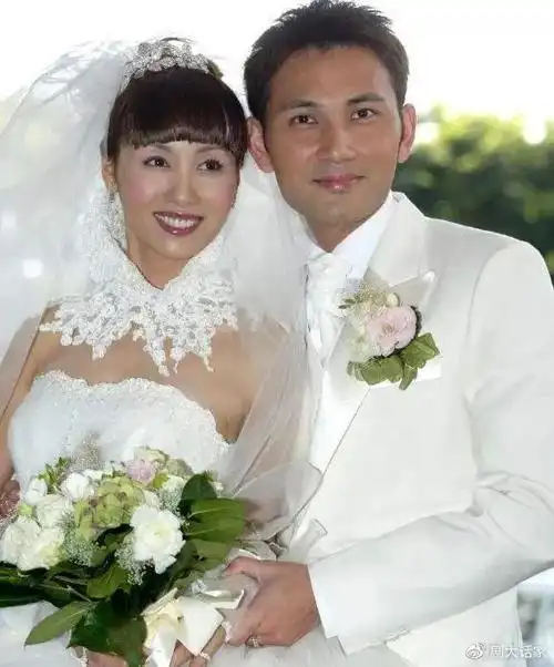 有意留宿张智霖的消息,而林文龙2009年也被曝买豪宅藏娇女艺人董维嘉