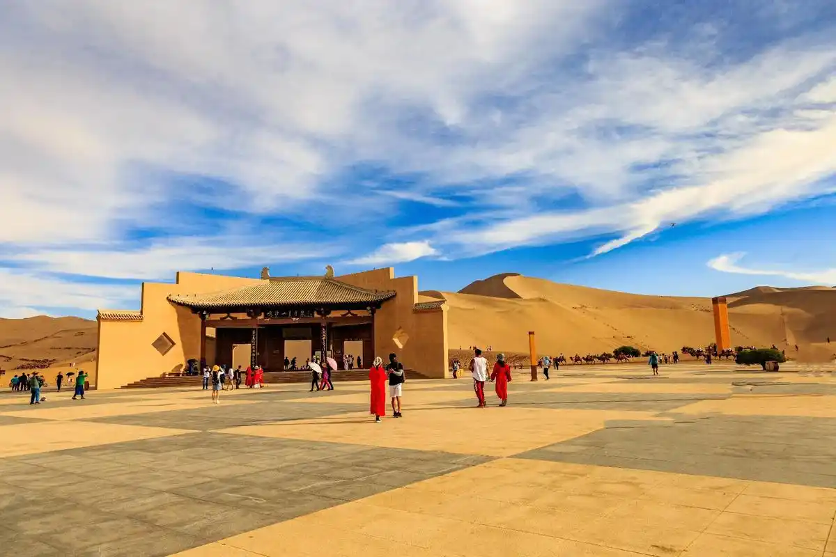 鸣沙山月牙泉风景名胜区位于甘肃省敦煌市城南5 - 抖音