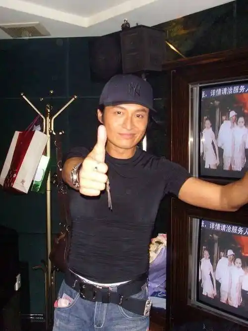 而且马景涛的两个儿子现在也慢慢长大了,马景涛当然要努力赚钱,给孩子