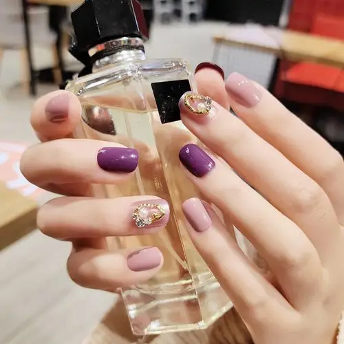 美甲贴片假指甲成品方头短款少女系指甲贴可拆卸穿戴美甲显白防水