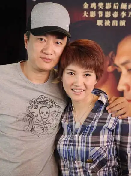 左起韩青 颜丙燕