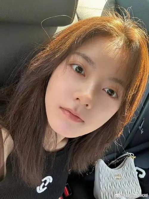 赵今麦棕发自拍##赵今麦棕发素颜自拍