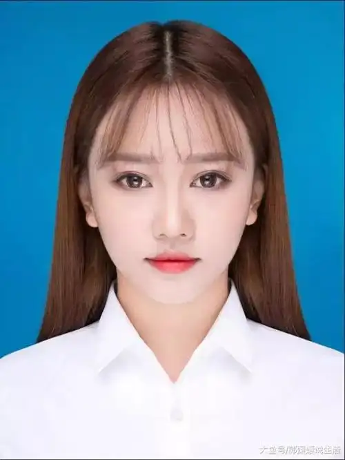 女生拍证件照的几个小心机只要你掌握好比真人美上好几倍