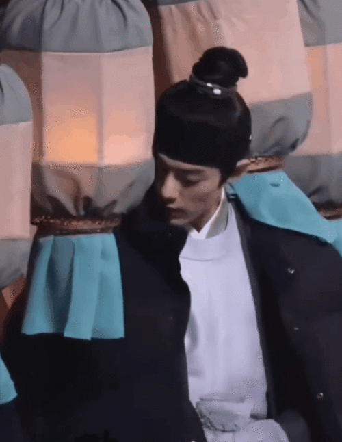 又来了49岁钟汉良给32岁肖战演爹这让扮嫩演员还咋玩