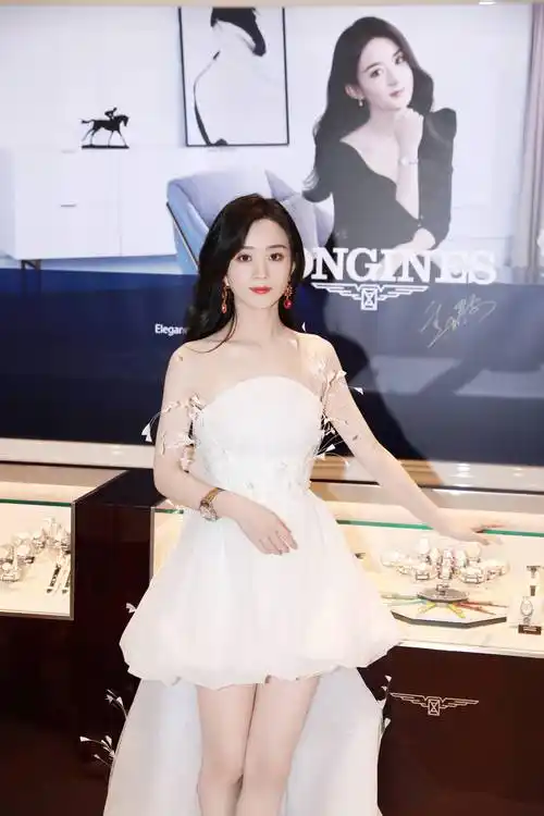 原创赵丽颖粉丝见面会生图白色抹身材裙状态满满丝毫不受分手影响