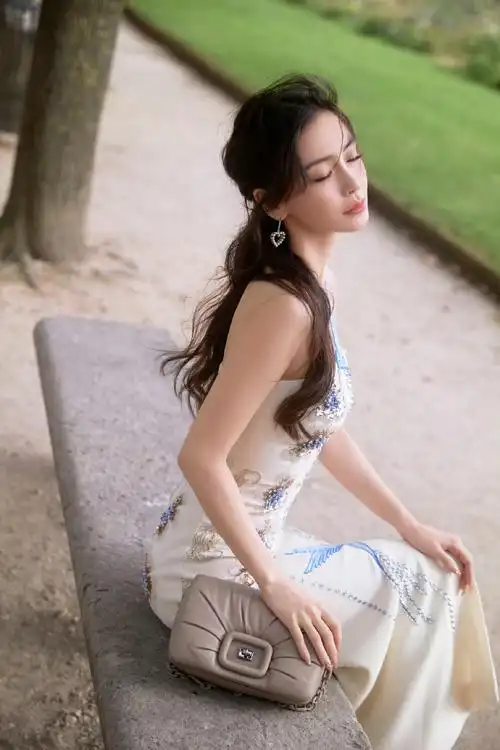 angelababy新中式拼色礼服