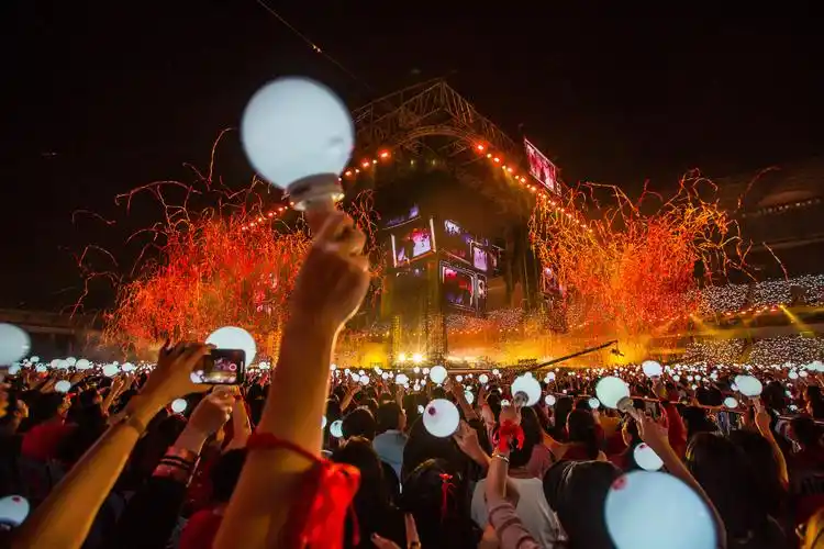 3天,数万游客涌入海口,只因华晨宇演唱会