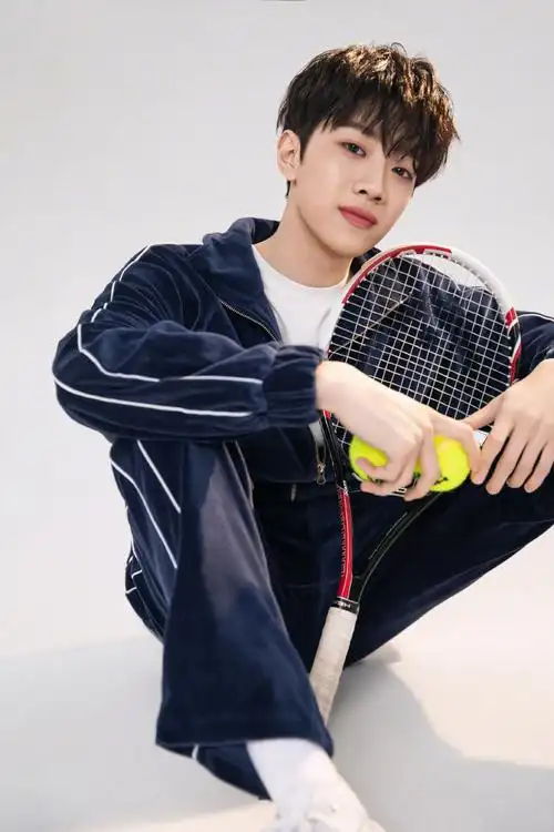 赖冠霖清爽运动风写真图片