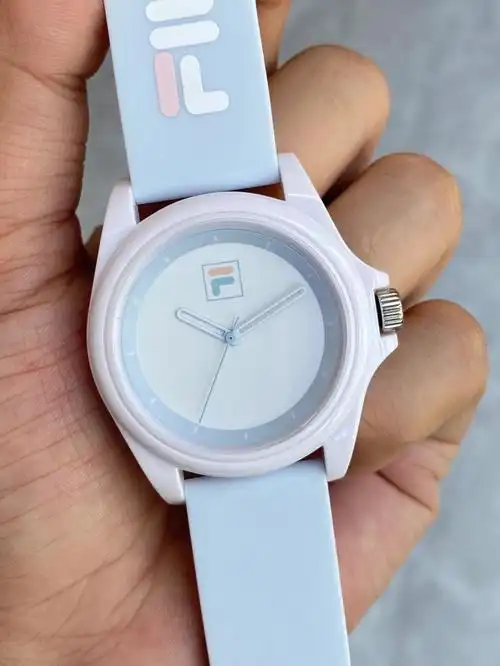 fila斐乐奶油蓝限量手表七夕送什么
