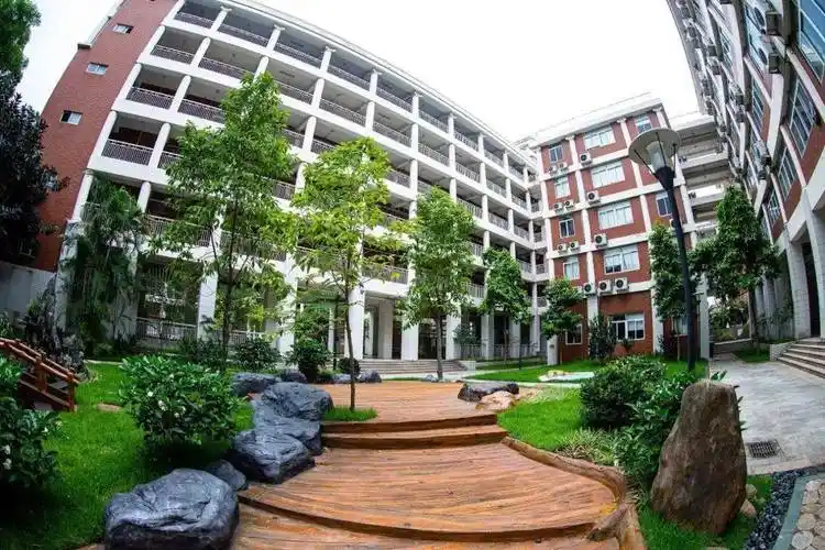 2022年广州市第一中学高中招生信息_精神_教育部_校园篮球