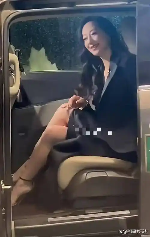 不仅皮肤白到发光,长相还很大气,看到这样的韩雪,谁还会觉得只有白瘦