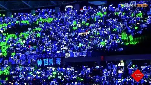 不管蓝色少还是多,王俊凯都很棒,不能因为谁家的灯牌多就代表谁更厉害