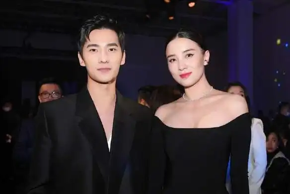 40岁"小宋佳"气质一绝,穿礼服同框5位男明星,造型高级超洋气