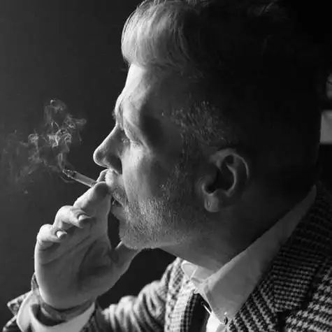 成熟30岁专用头像沧桑男生qq好看头像男的动漫男生喜欢